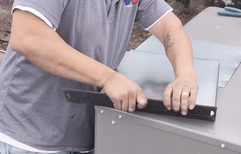 Fold sheet metal corners